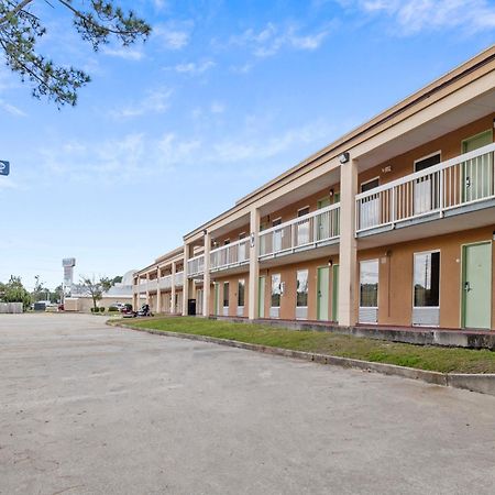 Suburban Studios Hotel Kingsland Near I-95 Exterior photo