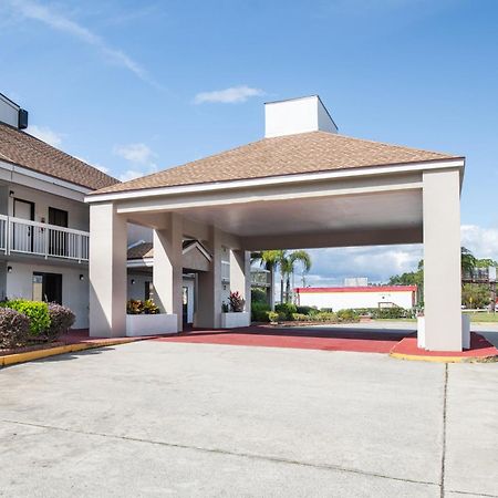 Suburban Studios Hotel Kingsland Near I-95 Exterior photo